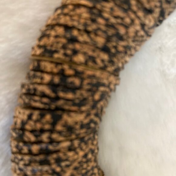 Women Brand New Necklace Black-Brown-Gold Metal with Magnetic Closure - Picture 3 of 3